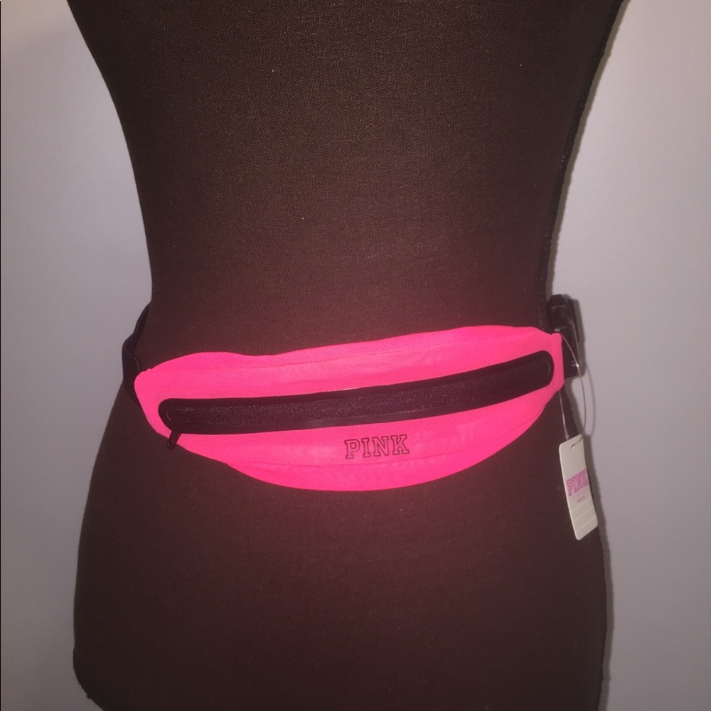 New with tags. Victoria’s Secret PINK Fanny pack.